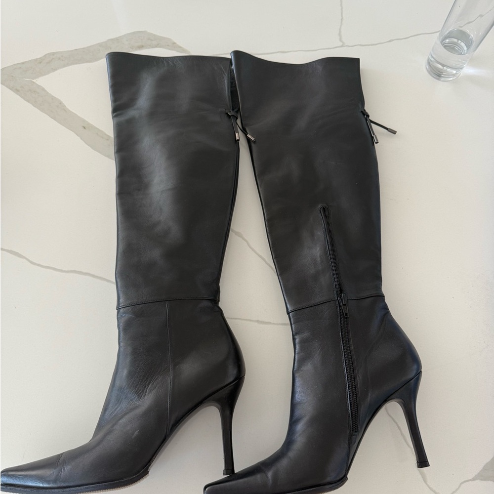 Stuart Weitzman Elegant Black Heeled Boots. Super soft
